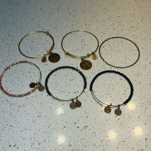 Alex and Ani bangles with also Bella Ryan lot of 6 bracelets used condition